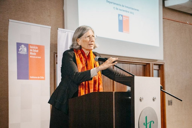 Con alrededor de cien referentes regionales  Seremi de Salud realiza jornada del programa nacional de inmunizaciones 