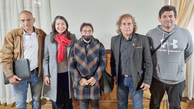 Diputada Veloso (RD) se reunió con deudores habitacionales de San Javier y Junta de Vigilancia en Linares