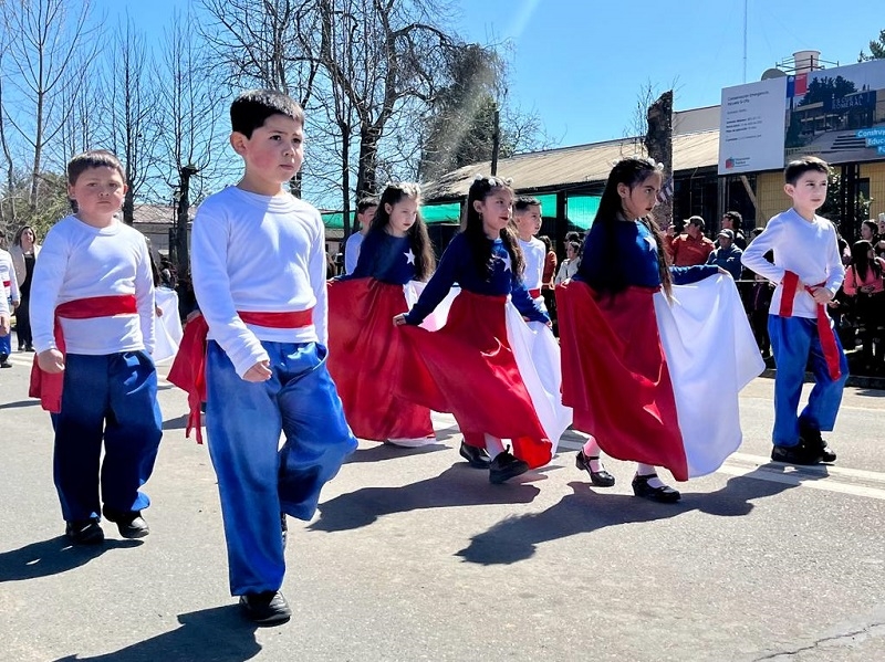    Comenzaron los desfiles por Fiestas Patrias en la provincia de Linares