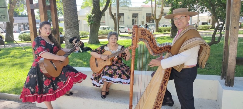 Grupo folclórico parralino Tierra y Canto graba su primer disco