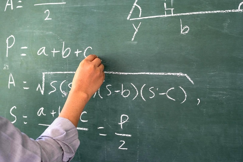 UCM invita a profesoras y profesores de matemática a la “Escuela de Verano” 2023