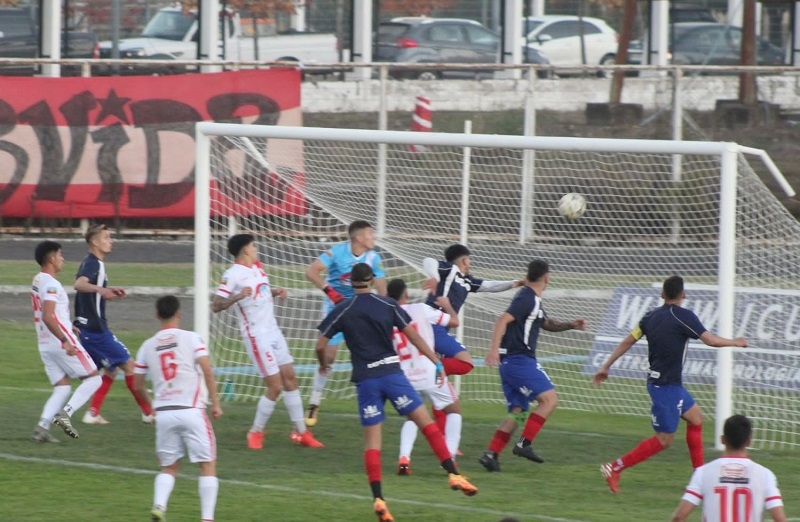 El Depo ganó, gustó y goleó en su debut en el torneo de Tercera División 