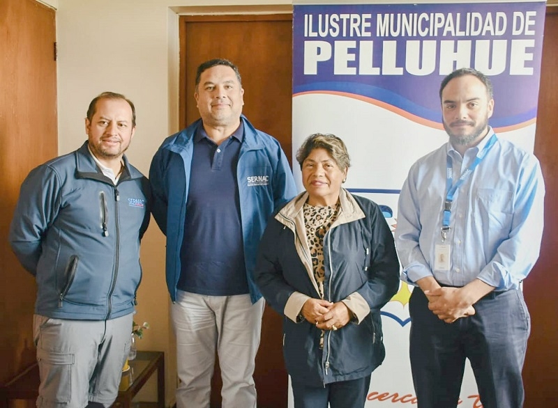 Pelluhue: Alcaldesa recibió saludo protocolar de director (s) del SERNAC