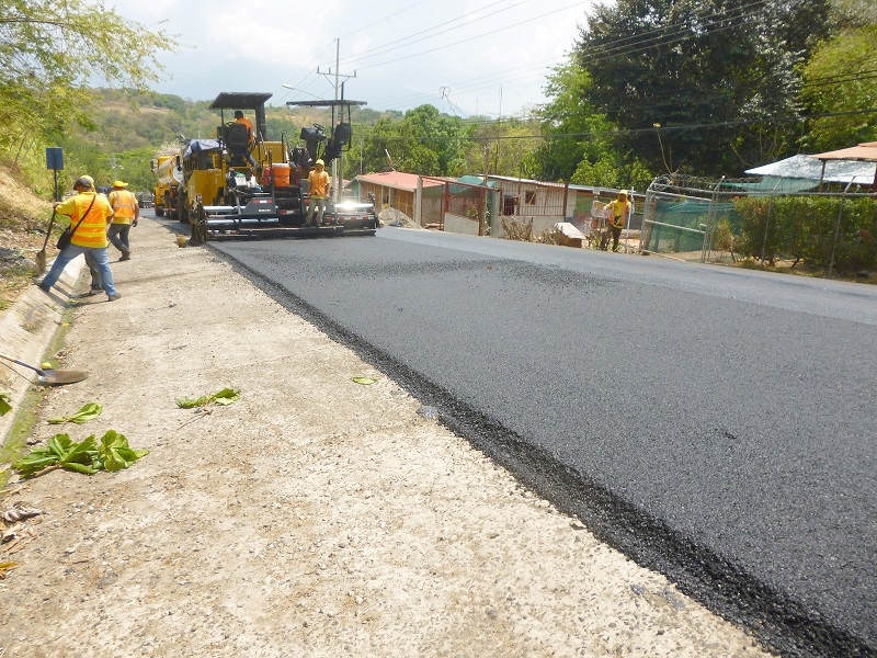 Retiro logra construcción de asfalto para la ruta Santa Delfina-Quillaimo