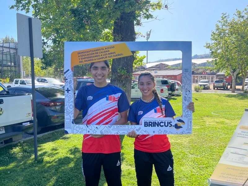 Deportistas de la región recibieron  becas educativas gracias a Brincus 