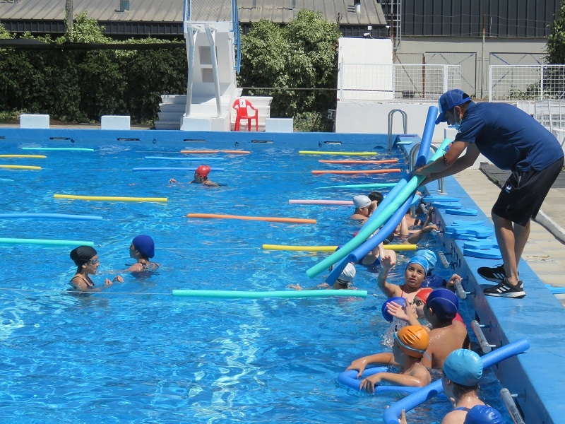Se abren inscripciones para nuevos talleres gratuitos de natación 