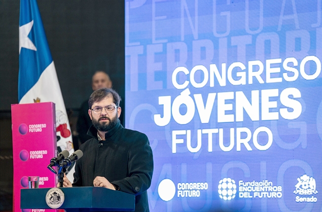 Encuesta CADEM: 35% aprueba la gestión del Presidente Gabriel Boric y 62% lo desaprueba.