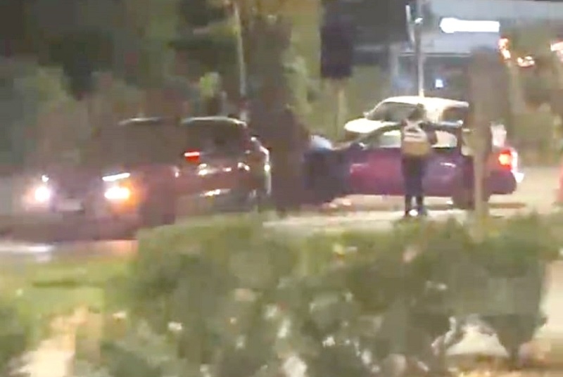 Linares: colisión entre vehículos generó operativo en Avenida Aníbal León Bustos