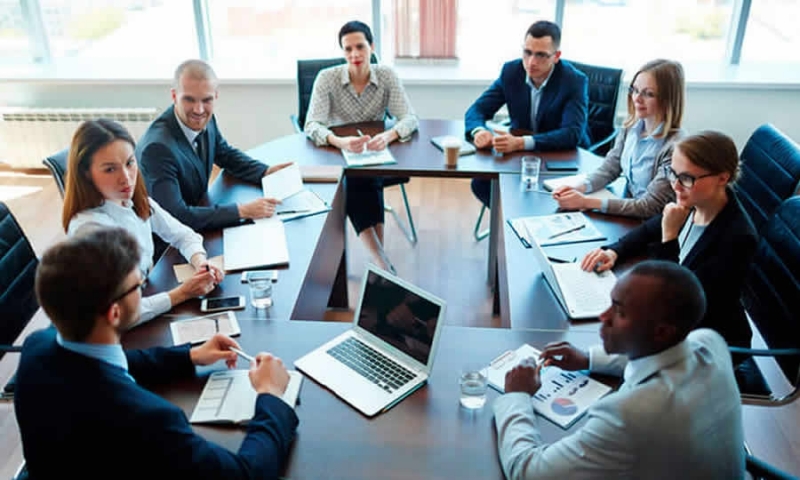 Adiós al teletrabajo: el retorno a la presencialidad como una tendencia global 