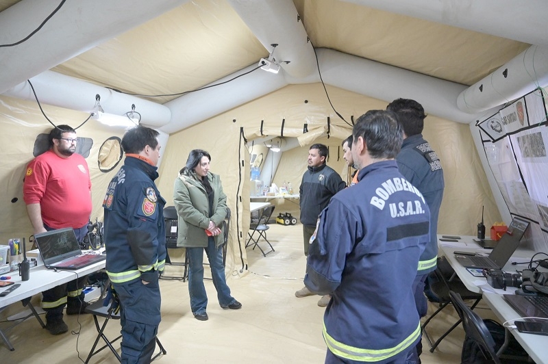 LINARES: Gobernadora Regional del Maule destaca labor de Bomberos durante estas emergencias