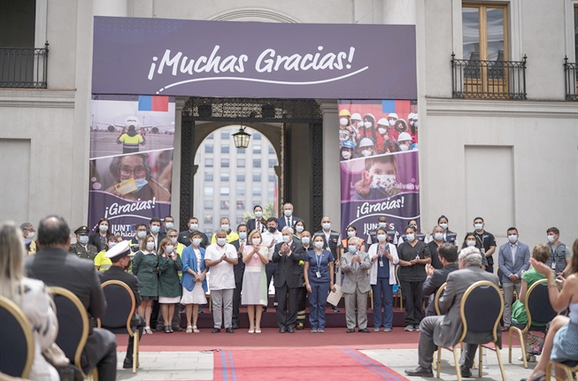 Presidente Piñera encabezó reconocimiento a “héroes” de la pandemia
