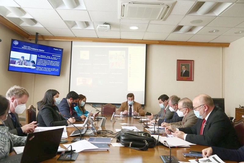 En comisión de la Cámara rechazan proyectos sobre educación cívica municipal y noticias falsas