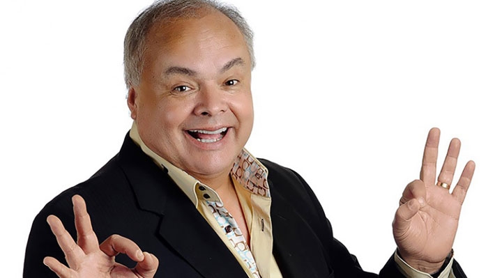 Por su "humor rápido, ingenioso y lleno de vitalidad": Álvaro Salas obtiene el Premio Nacional de Humor 2022