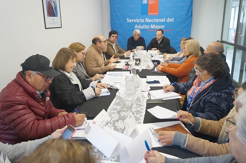 Consejo Asesor de Personas Mayores del Maule se reúne con parlamentarios en jornada de diálogo