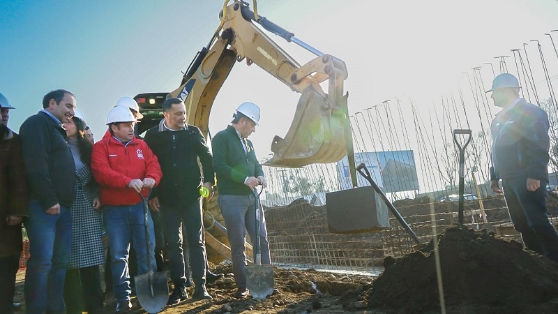 Masivo acto de colocación de la primera piedra del polideportivo de Yerbas Buenas
