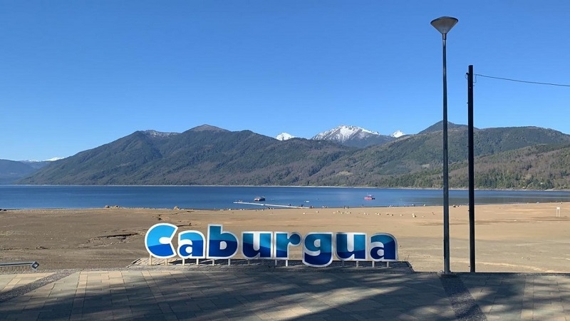 El conflicto por el dique que está secando el Lago Caburgua