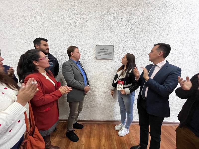 Delegada Aly Valderrama inauguró salón Solidia Leiva en la Delegación Provincial de Linares