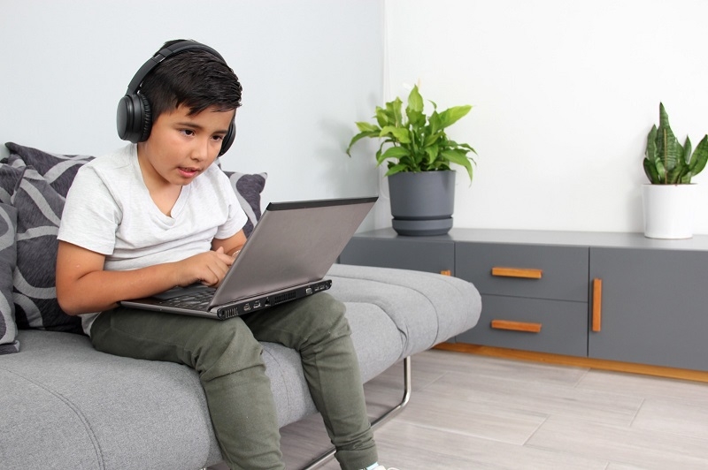 El sedentarismo en la era digital: un reto para la salud infantil y adolescente
