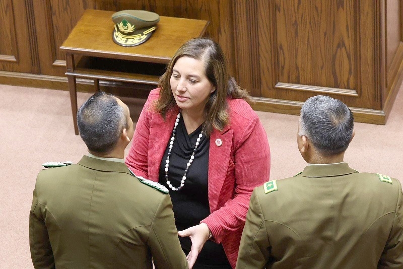 Senadora Vodanovic (PS) destacó la voluntad política, compromiso y avance de la Escuela de Formación de Carabineros en el Maule