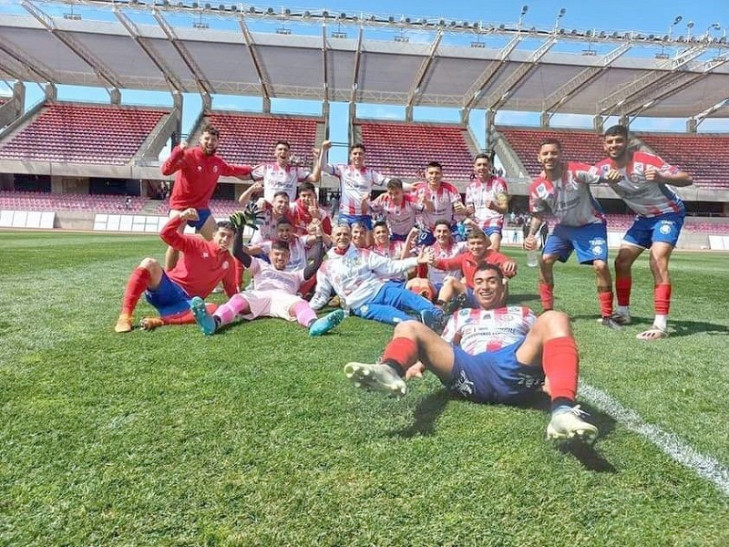 Líderes e invictos exclusivos: Deportes Linares derrotó a domicilio a Unión Compañías en La Serena 