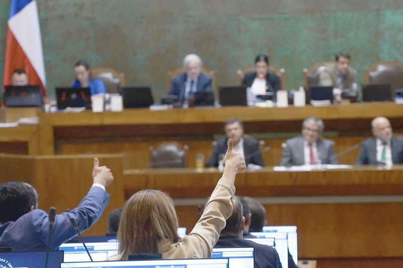 Cámara aprobó reajuste total de 4,9% para el sector público