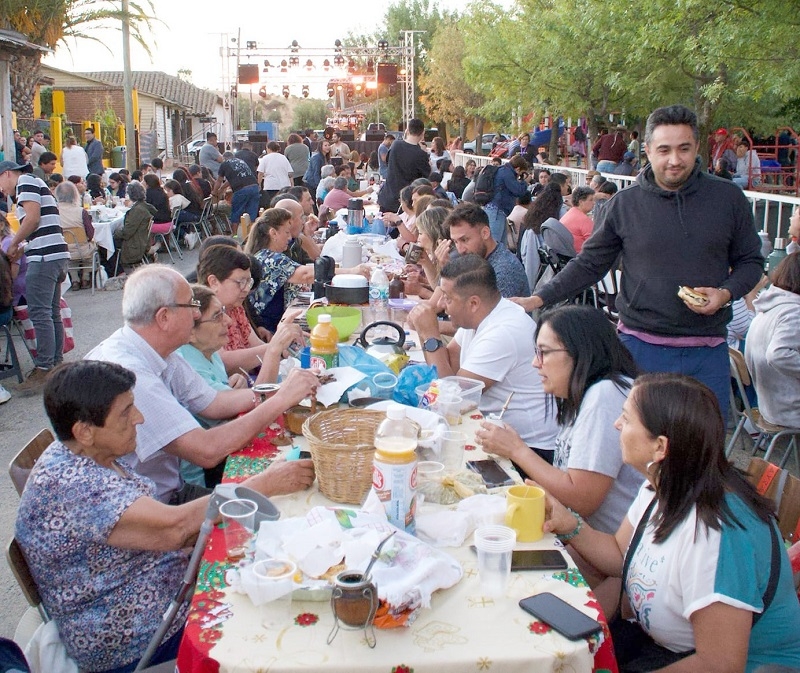 Cauquenes: Sauzal vivió intensa tercera jornada del festival de Los Villorrios 2024