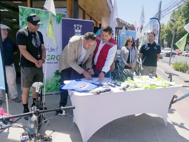 Convenio de Luzagro y Municipio permitirá que 4 bicicletas sean destinadas a turistas de Embalse Ancoa y Monte Oscuro