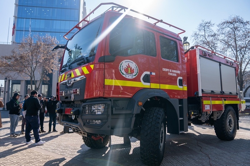 Bomberos del Maule recibe 3 Carros desde el Gobierno Regional