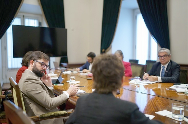 Encuesta CADEM: Presidente Gabriel Boric con 33% de aprobación y 64% de desaprobación