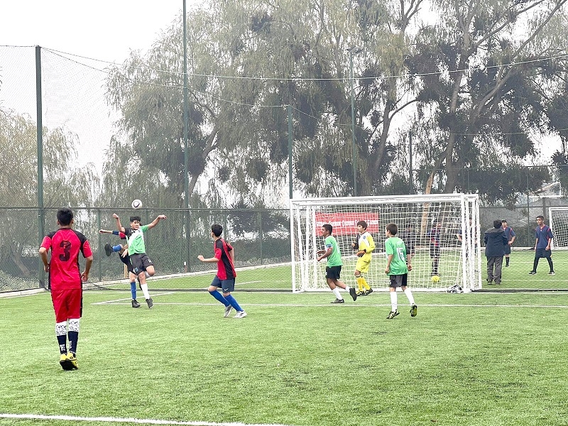 Estudiantes de Longaví participaron en la final de baby futbol extraescolar