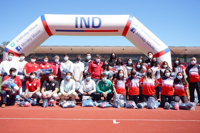 Deportistas maulinos recibieron indumentaria para  Juegos Binacionales 2021 de San Luis Argentina