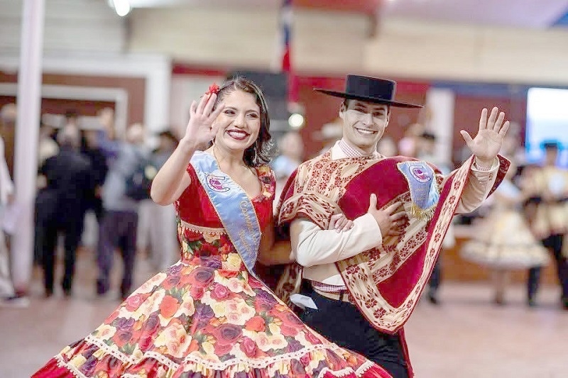 Génesis Contreras y Paulo Pedreros: vicecampeones nacionales de cueca representando a Retiro