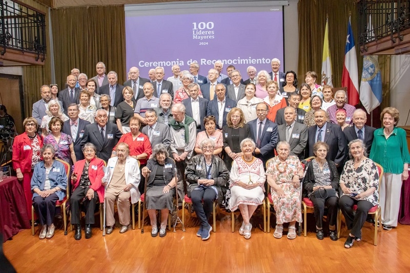  Líderes Mayores envían carta al Presidente Boric por ley que obliga al retiro a los 75 años