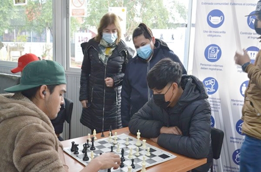 En Liceo Politécnico Pedro Aguirre Cerda de Cauquenes se realizó por primera vez torneo de ajedrez