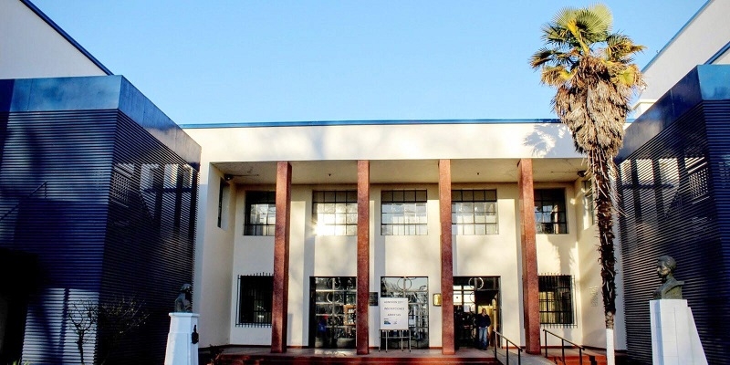 Ayer se cumplió un siglo y medio de la inauguración del Liceo de Linares