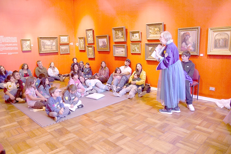 UTalca celebró el Mes del Libro con cuentacuentos en torno al arte y charla educativa en NUGA