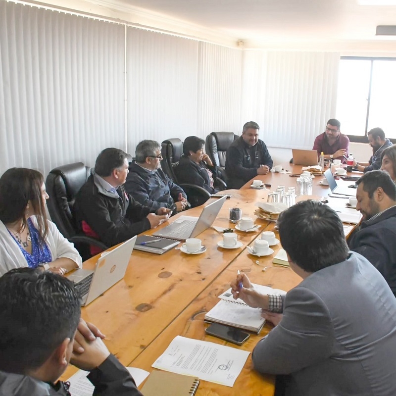 Equipo MOP del Maule gestiona proyectos y se reúne con alcaldesa de Pelluhue 