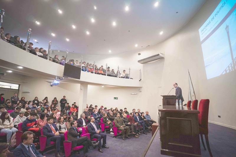 Expertos llaman a moderar el consumo por la elevada inflación     