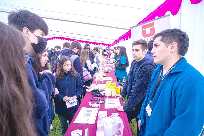 UTalca realiza exitoso “Abre Puertas” presencial  como parte de su campaña de admisión 2023
