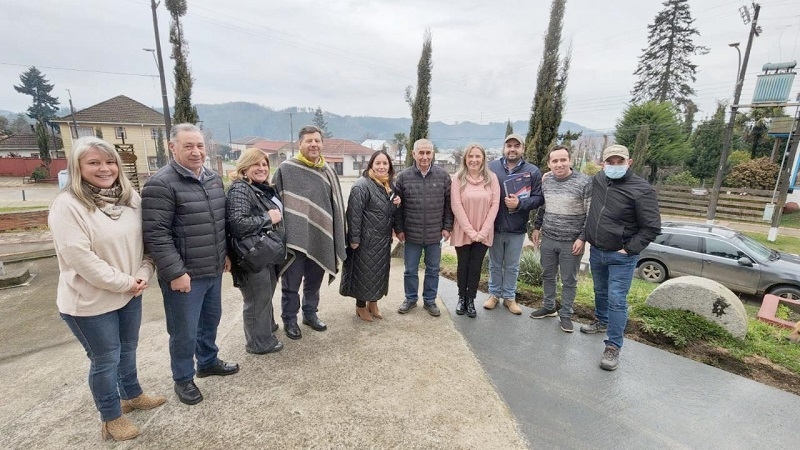 La senadora por la Araucanía, Carmen Gloria Aravena y el senador por el Maule, Juan Castro visitaron la provincia de Malleco, hoy zona de conflicto, para dialogar con las víctimas de la creciente violencia, “desatada por un estado ausente”.