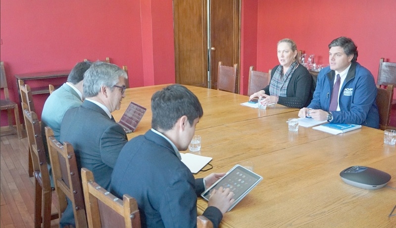 ACHM propone al ministro Marcel que IVA municipal financie ley de seguridad en gobiernos comunales