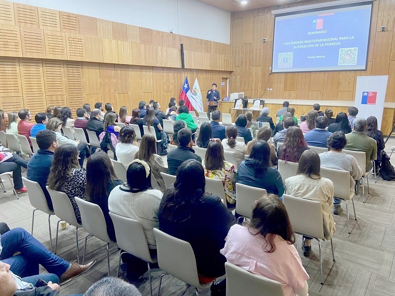 FOSIS desarrolló  seminario que abordó la superación de la pobreza
