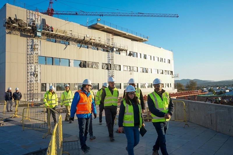 Senador Galilea (RN) inspeccionó avances de hospitales en Parral, Cauquenes y Constitución
