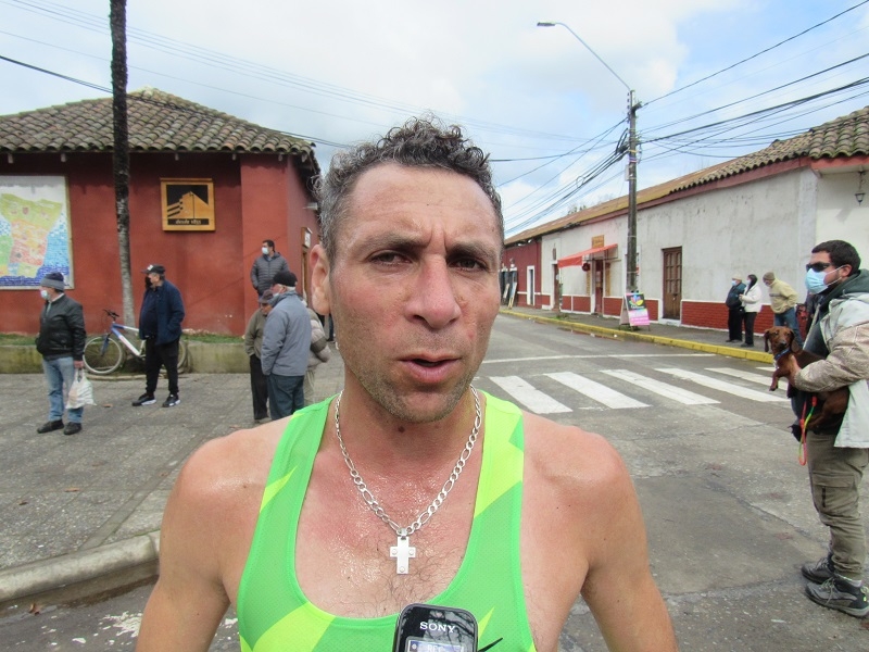 Luis Bustos Hormazábal  fue el vencedor de la corrida 10k Putagán- Yerbas Buenas 