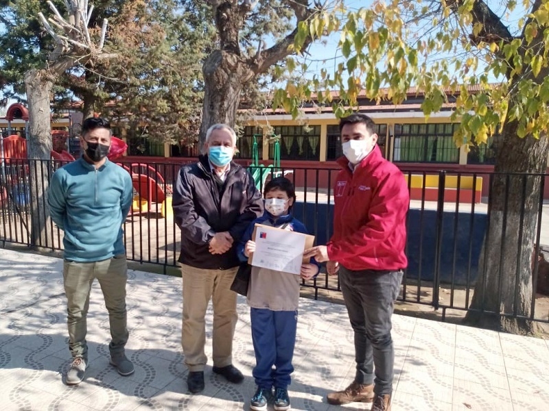 Seremi destaca compromiso del colegio Margot Loyola de Linares con la temática ambiental