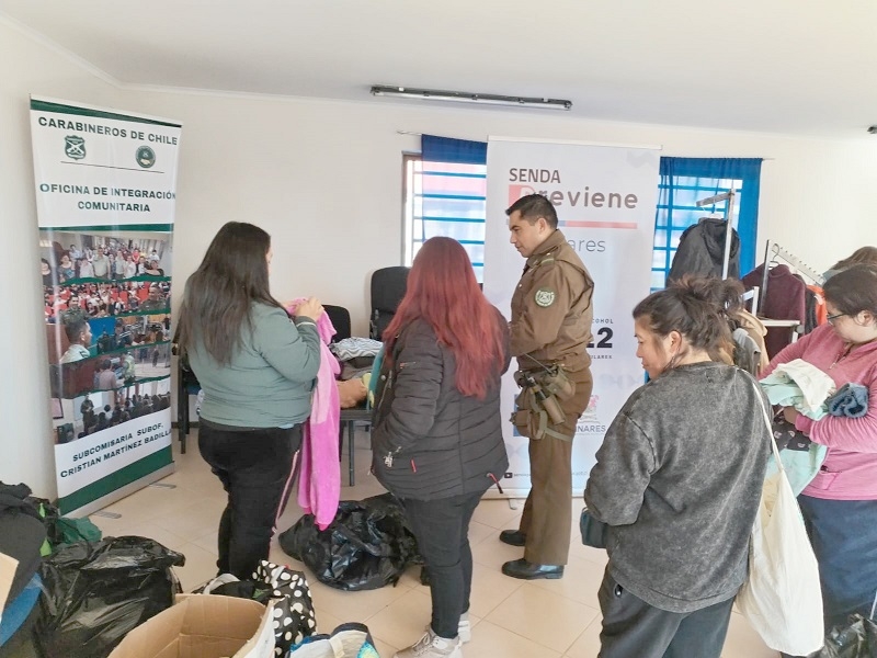 Linares: Carabineros realizó exitoso Ropero Solidario en invierno