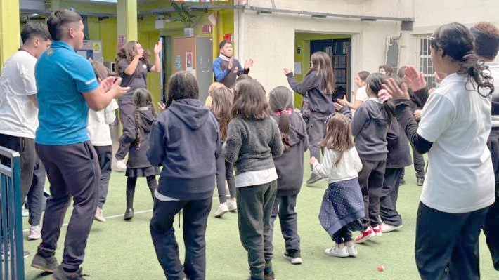 Solo uno de cada cuatro niños realiza suficiente ejercicio: Expertos proponen medidas para revertir la inactividad física en Chile