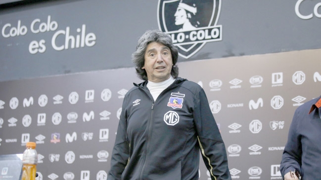 Lizardo “chano” Garrido y su cuerpo técnico de Colo-Colo estarán este viernes en Linares 