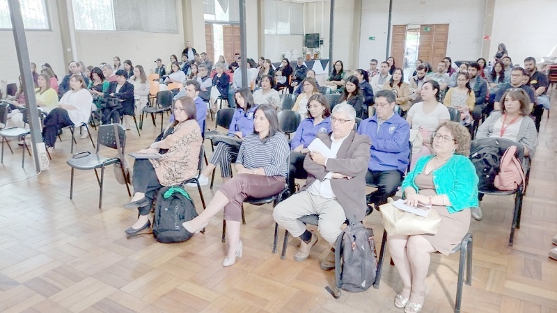 Docentes y directores maulinos se capacitaron para revertir ausentismo y abandono escolar