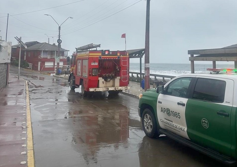 Autoridades monitorearon evacuación de borde costero tras alerta de tsunami